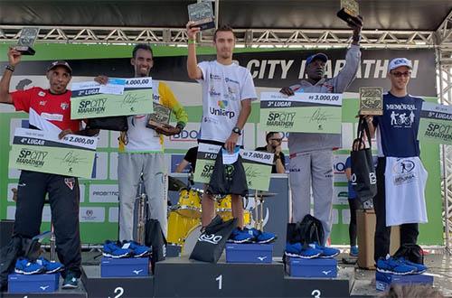 Pódio masculino da SP City Marathon  / Foto: Divulgação